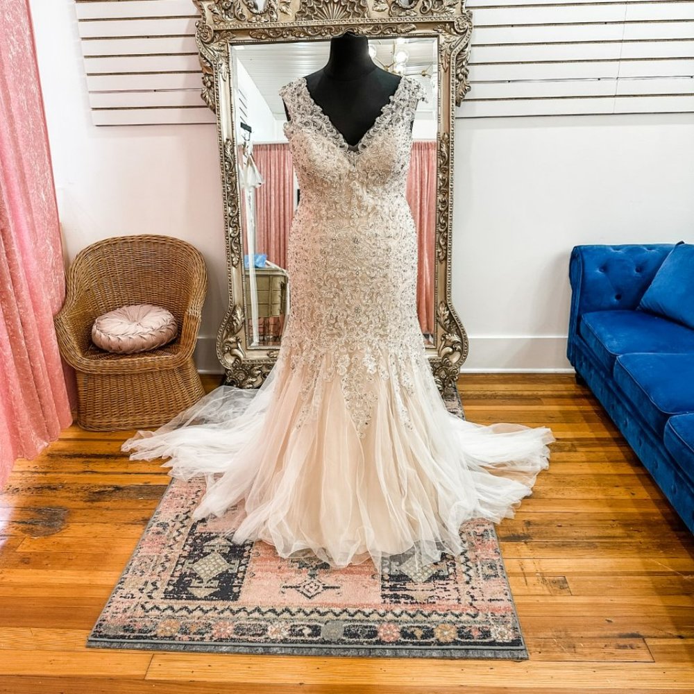 Brand New Allure Bridals Dress, Plus Size Wedding Dress, New Wedding Dress